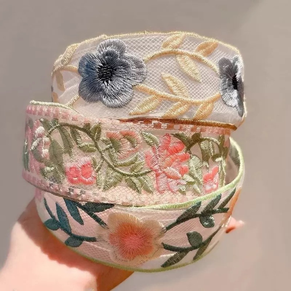 Tiara de Renda Floral Bordada  - Embroidery Hooping avaliação e preço